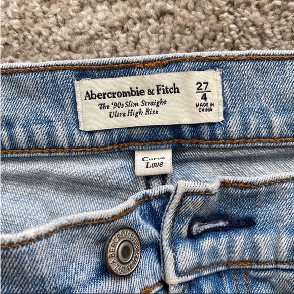 Abercrombie Curve Love High Rise 90’s Straight Jeans - Picture 3 of 4